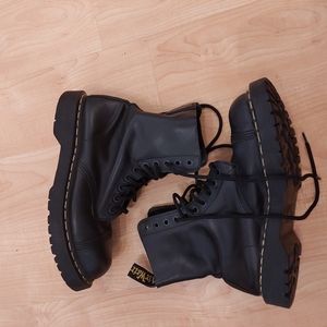 Dr doc Marten's boots